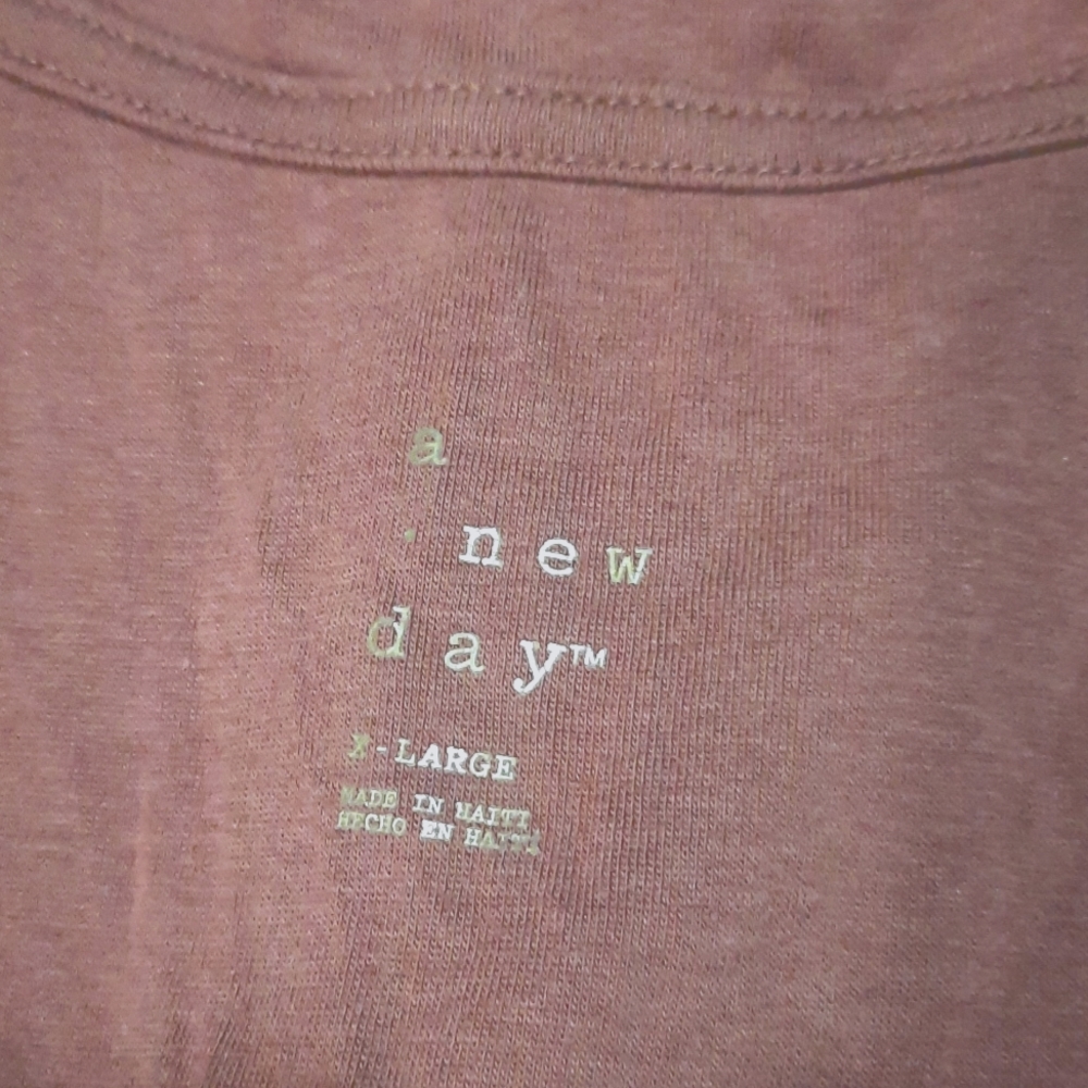 Tanktop - Picture 2 of 2